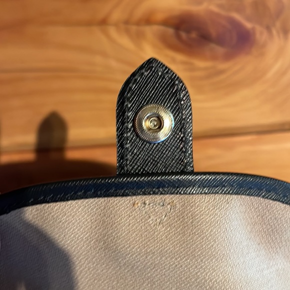 Dooney & Bourke wristlet - Picture 9 of 13